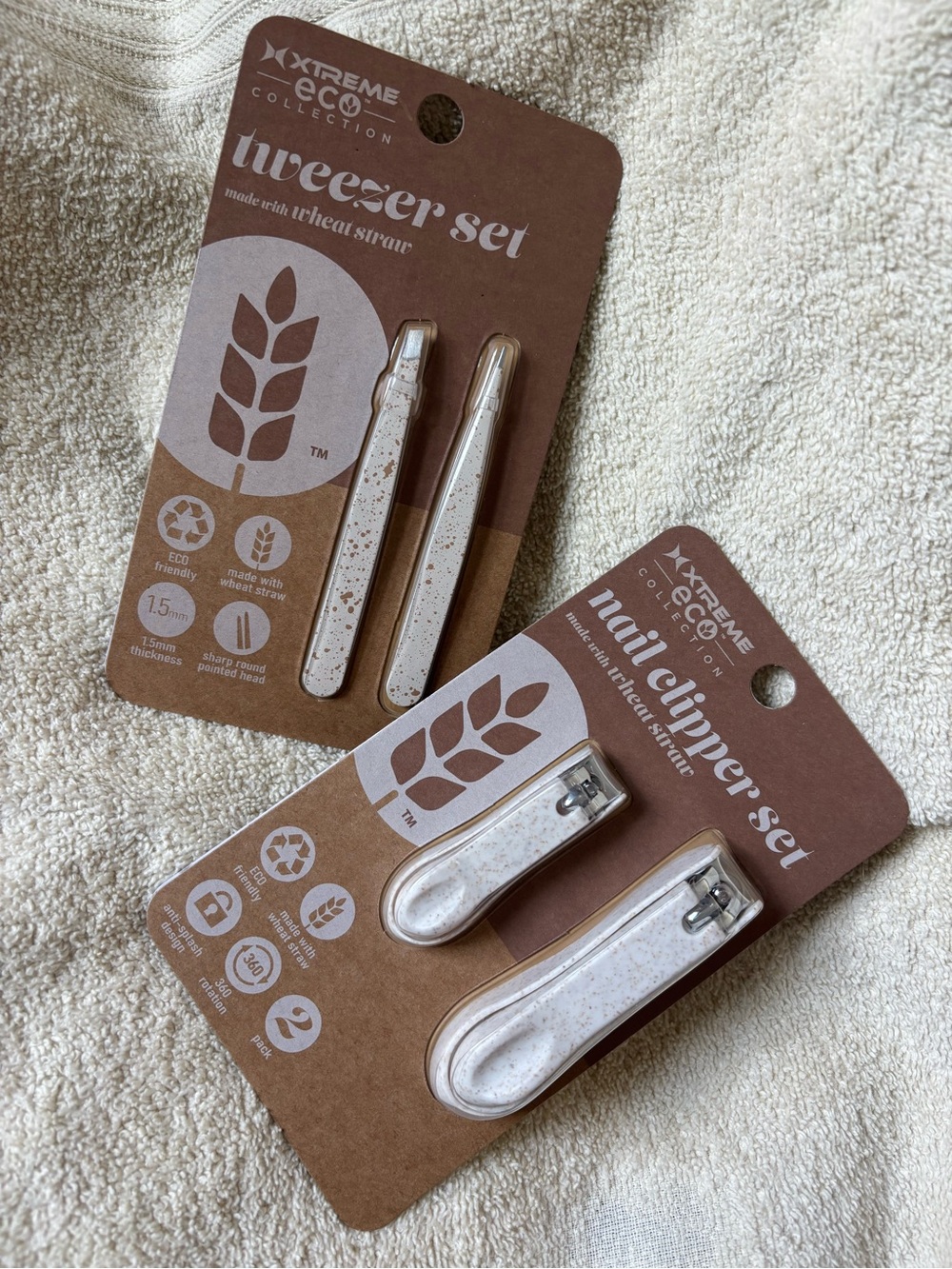 White Speckled Tweezer & Nail Clipper Set + FREE GIFT!